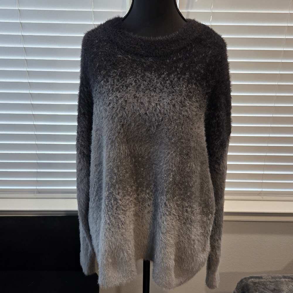 Time and Tru Ombre Black and Gray Sweater